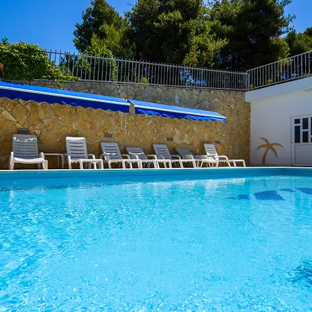 ベッド・アンド・ブレックファスト Boutique Paula 3*