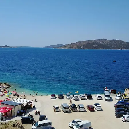 Boutique Paula Couette-café 3*