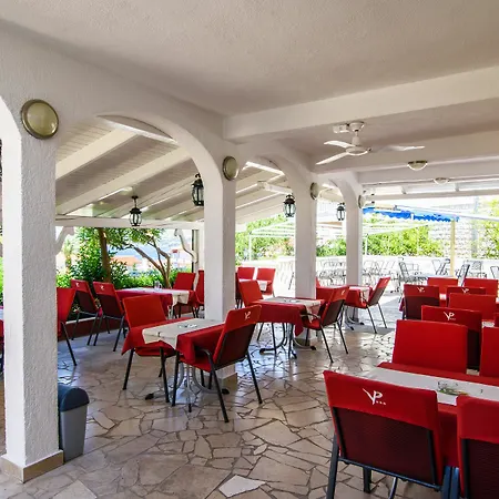 Paula 4* Trogir