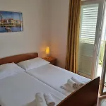 Paula 3* Trogir